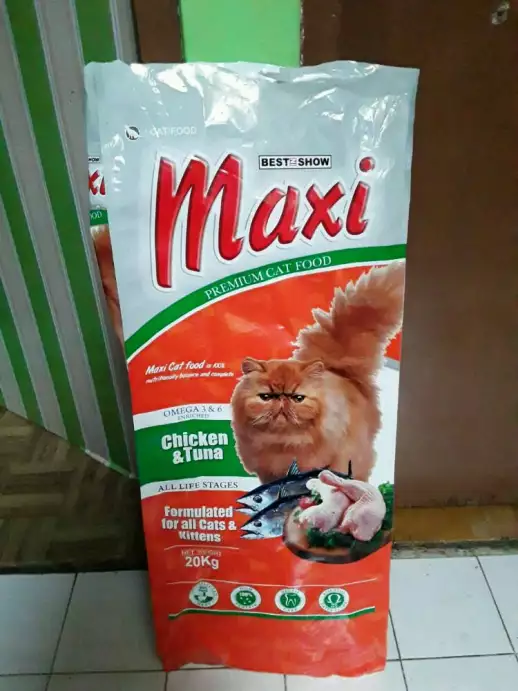 Maxi catfood ayam dan tuna murah
