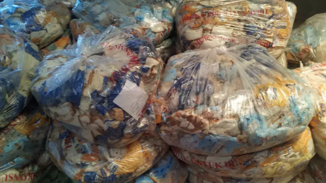 ROTI AFKIR UNTUK PAKAN TERNAK / COMBORAN SAPI / PENGGEMUK SAPI